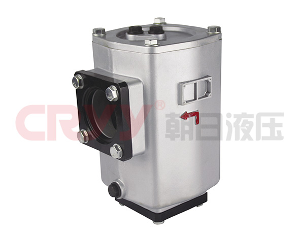 ISV系列管路吸油過(guò)濾器系由鋁合金外殼、濾芯、旁通閥及目測(cè)發(fā)訊器和電發(fā)訊器構(gòu)成的輕質(zhì)而堅(jiān)固的帶外殼吸油過(guò)濾器，應(yīng)豎直安裝在油箱外的管路上，不影響管路的布置，油箱…